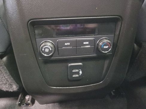 Used 2023 Buick Enclave Essence w/ Experience Buick Package AWD/4WD image 32