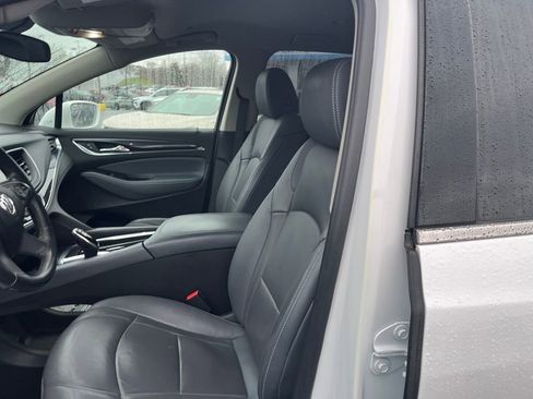 Used 2019 Buick Enclave Essence image 19