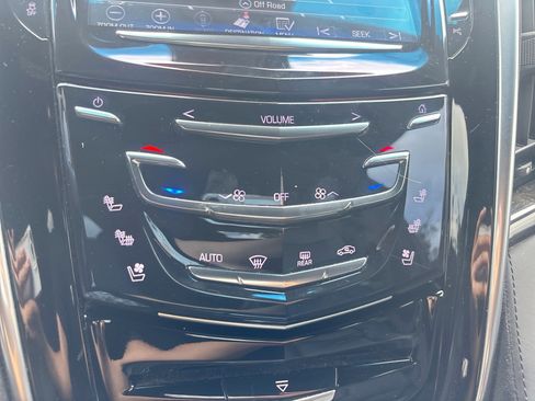 Used 2020 Cadillac Escalade Platinum AWD/4WD image 17