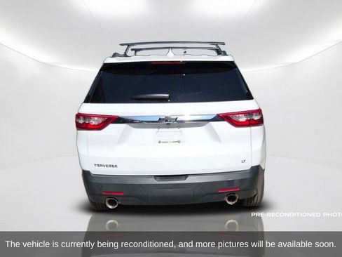 Used 2021 Chevrolet Traverse LT FWD image 7