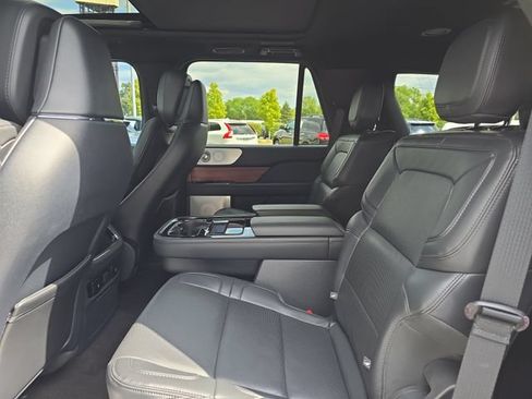 Used 2024 Lincoln Navigator Reserve AWD/4WD image 21