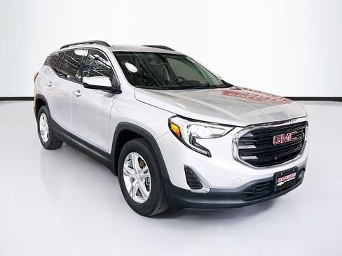 Used 2018 GMC Terrain SLE w/ Driver Convenience Package FWD image 3
