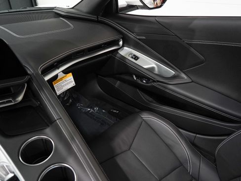 Used 2026 Chevrolet Corvette Stingray Convertible w/ Z51 Performance Package RWD image 14