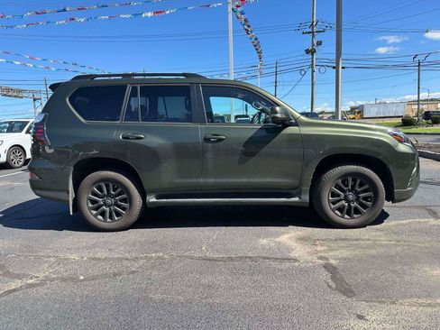 Used 2023 Lexus GX 460 w/ Black Line Special Edition AWD/4WD image 6