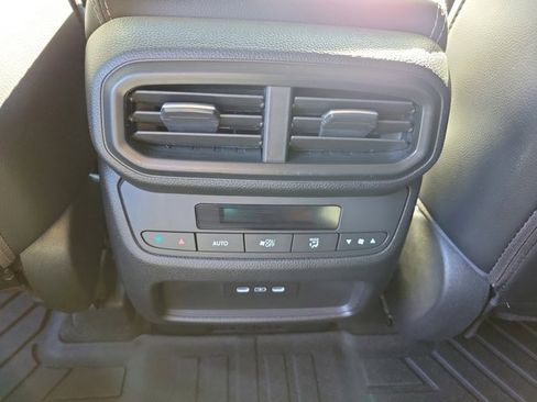 Certified 2024 Honda Pilot Touring image 18