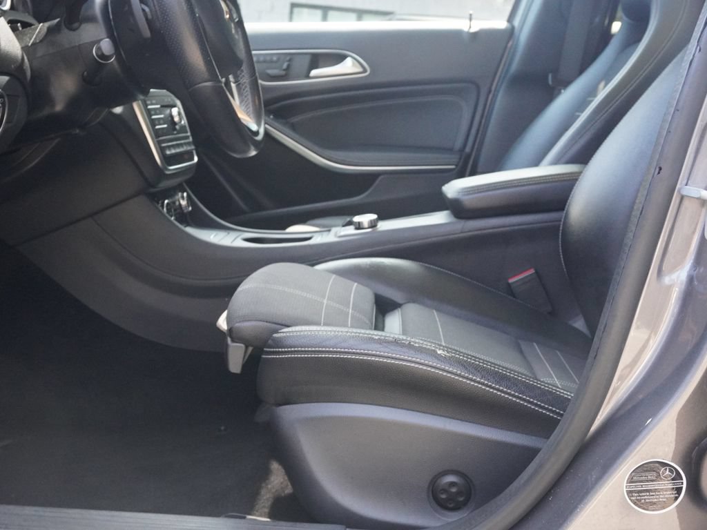Used 2017 Mercedes-Benz GLA 250 4MATIC image 26