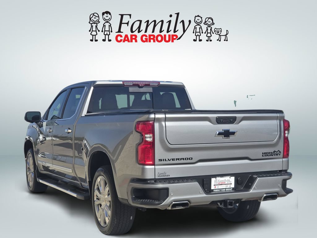 Used 2023 Chevrolet Silverado 1500 High Country w/ High Country Premium Package AWD/4WD image 3