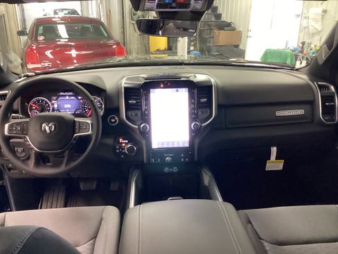 New 2026 RAM 1500 4x4 Crew Cab image 18