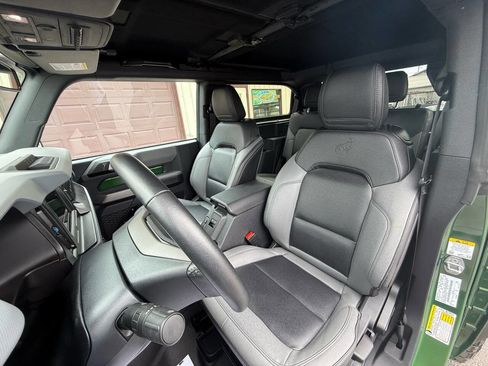 Used 2023 Ford Bronco Black Diamond image 16