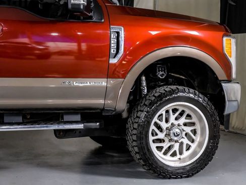 Used 2017 Ford F250 Lariat w/ Lariat Ultimate Package AWD/4WD image 7