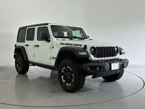 Used 2025 Jeep Wrangler Unlimited Rubicon AWD/4WD image 7