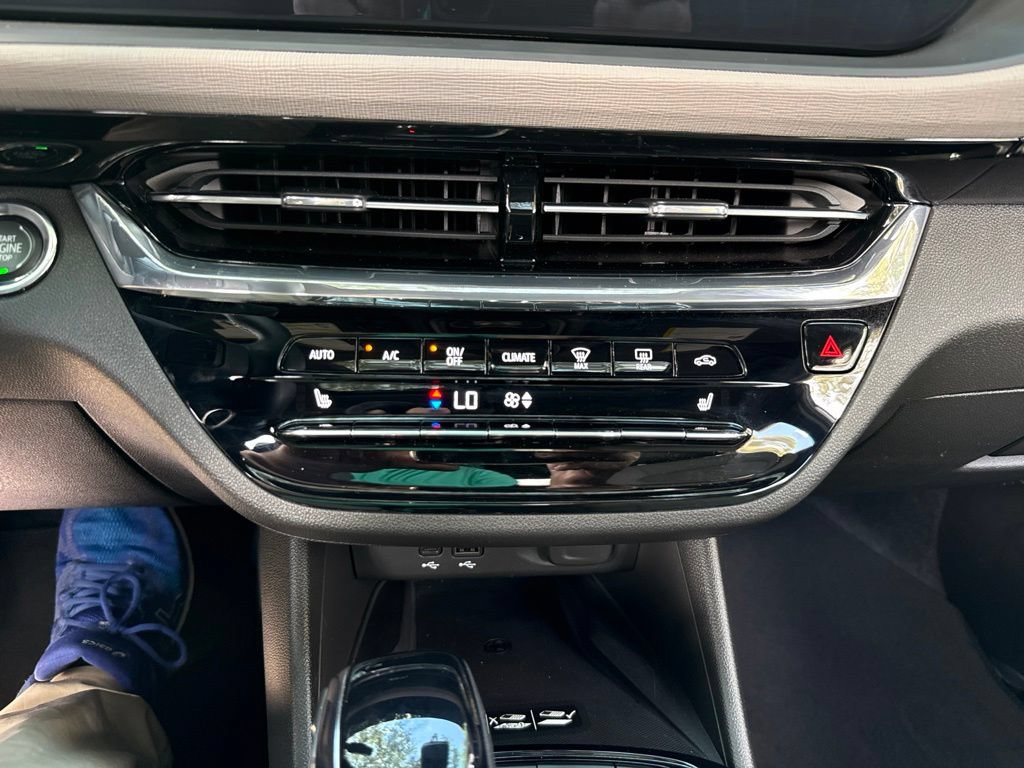 Used 2025 Buick Envista Avenir FWD image 60