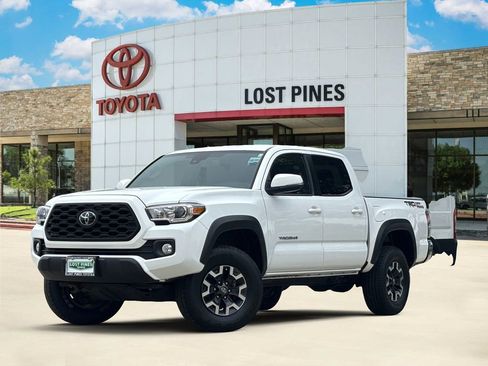 Used 2022 Toyota Tacoma TRD Off-Road RWD image 1