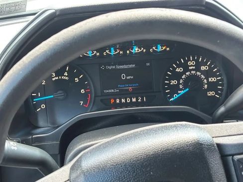 Used 2015 Ford F150 XL w/ Equipment Group 101A Mid AWD/4WD image 19