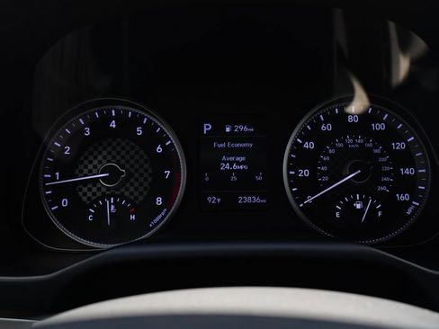 Used 2020 Hyundai Elantra SE FWD image 27