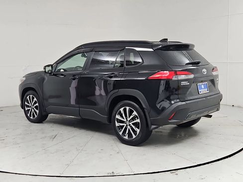 Used 2024 Toyota Corolla Cross XLE AWD/4WD image 4