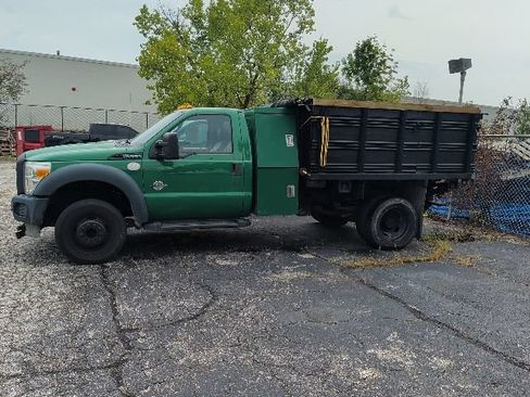 Used 2016 Ford F550 2WD Regular Cab Super Duty image 3