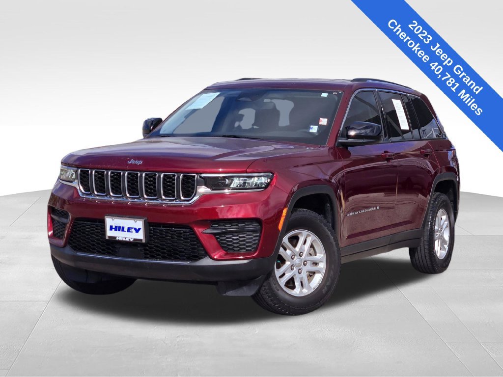 Used 2023 Jeep Grand Cherokee Laredo w/ Luxury Tech Group I AWD/4WD image 1