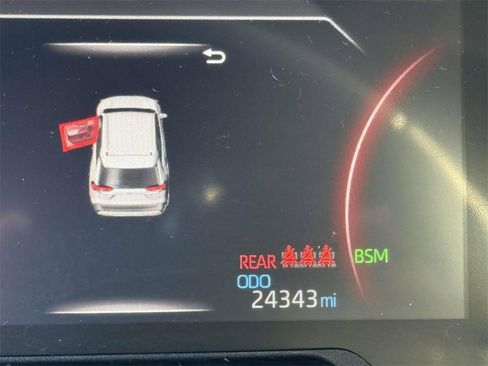 Used 2021 Toyota RAV4 Limited image 18