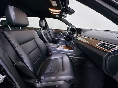 Used 2014 Mercedes-Benz E 350 4MATIC Wagon image 32