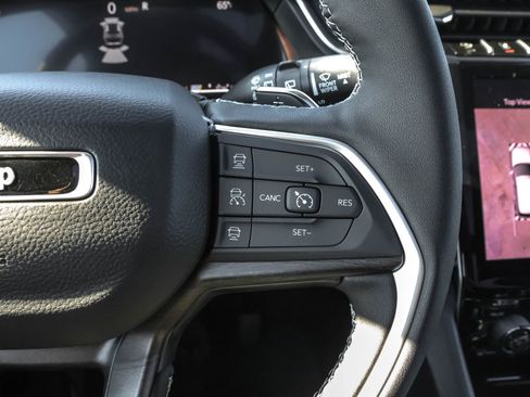 New 2025 Jeep Grand Cherokee Limited w/ Luxury Tech Group II image 29