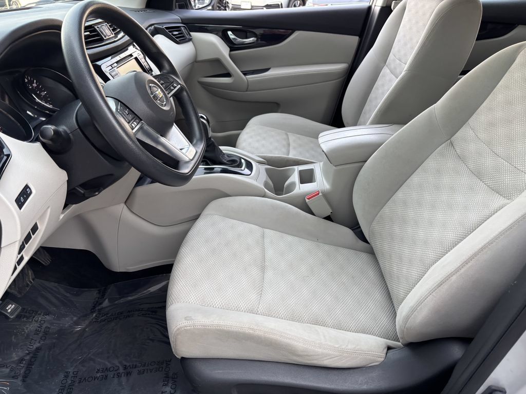 Used 2019 Nissan Rogue Sport SV AWD/4WD image 13