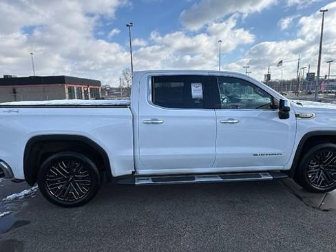 Used 2022 GMC Sierra 1500 SLT w/ SLT Convenience Package image 8