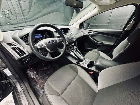 Used 2014 Ford Focus SE w/ SE Winter Package FWD image 17