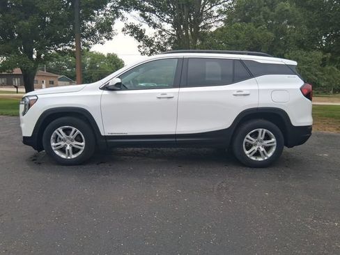 Used 2024 GMC Terrain SLE w/ Driver Convenience Package AWD/4WD image 3