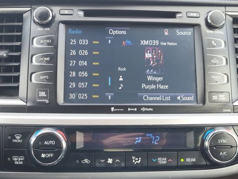 Used 2017 Toyota Highlander Limited image 29