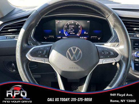 Used 2022 Volkswagen Tiguan SE AWD/4WD image 17