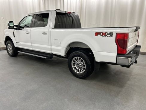 Used 2022 Ford F250 Lariat w/ Chrome Package image 3