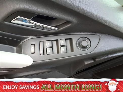 Used 2020 Chevrolet Trax LT w/ LT Convenience Package image 16