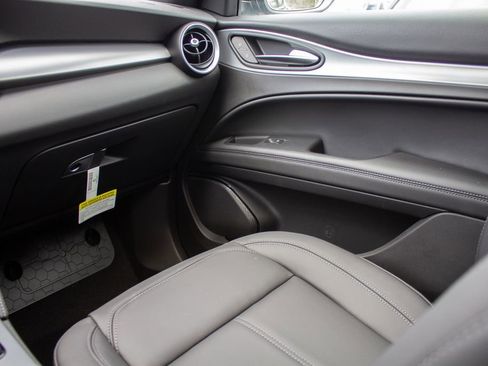 New 2025 Alfa Romeo Stelvio Sprint w/ Convenience Package AWD/4WD image 20