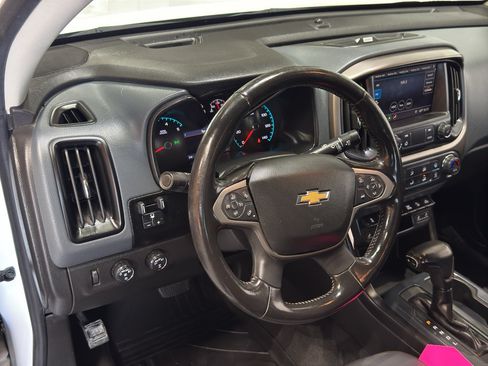 Used 2021 Chevrolet Colorado Z71 w/ Safety Package AWD/4WD image 16