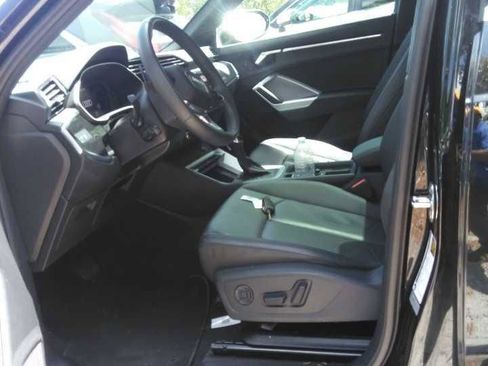 Used 2025 Audi Q3 2.0T Premium image 8