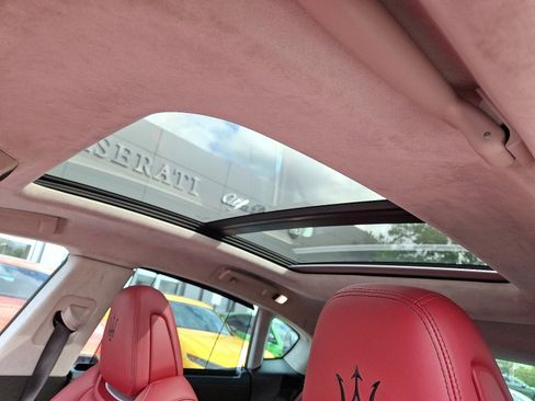 Used 2019 Maserati Levante Trofeo image 14