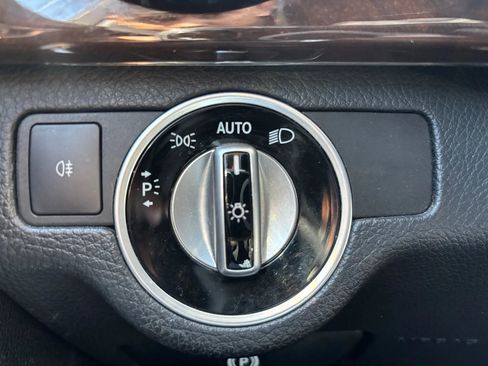 Used 2015 Mercedes-Benz GLK 350 2WD image 17