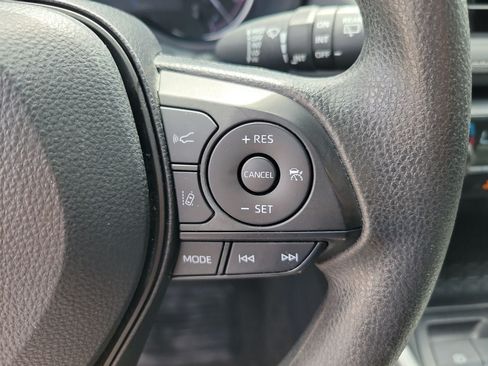 Used 2024 Toyota RAV4 XLE FWD image 20