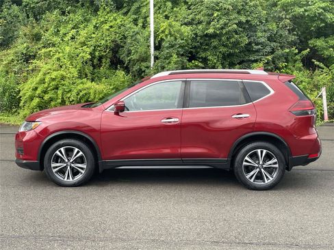 Used 2019 Nissan Rogue SV w/ Sun & Sound Touring Package AWD/4WD image 2