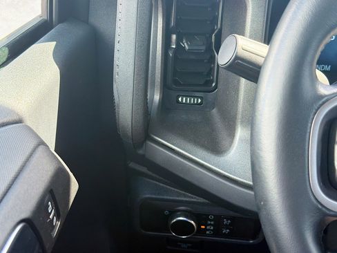 Used 2025 Ford Bronco Big Bend image 33