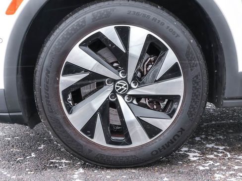 Used 2023 Volkswagen ID.4 Pro image 16