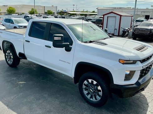 Used 2022 Chevrolet Silverado 2500 Custom w/ Custom Value Package AWD/4WD image 8