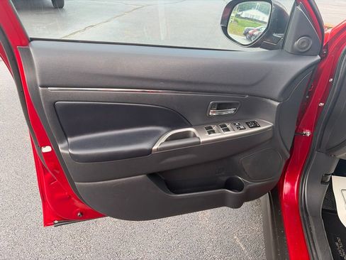 Used 2025 Mitsubishi Outlander Sport ES AWD/4WD image 14