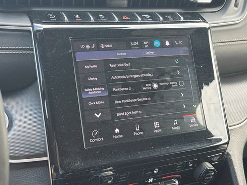 Used 2023 Jeep Grand Cherokee Altitude AWD/4WD image 21