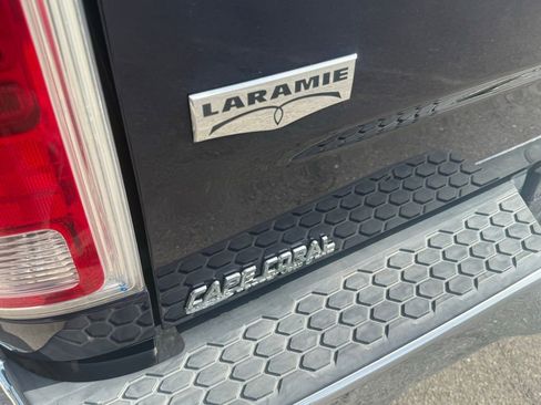 Used 2014 RAM 1500 Laramie image 33
