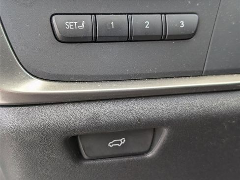 Used 2023 Lexus RZ 450e Premium image 23