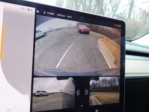 Used 2023 Tesla Model 3 Standard Range image 10