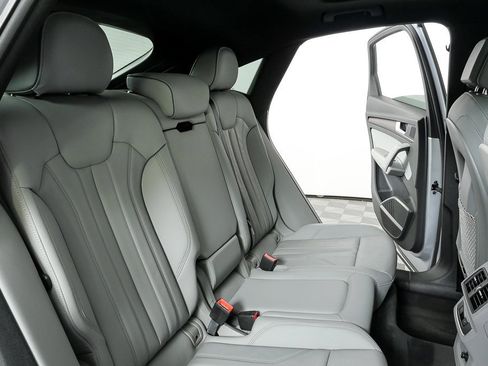 Used 2022 Audi Q5 2.0T Premium Plus image 22