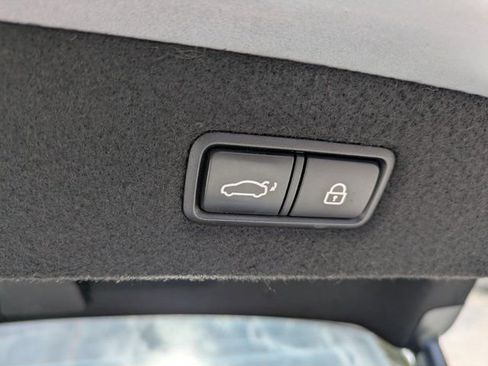 Used 2019 Genesis G90 3.3T Premium AWD/4WD image 12